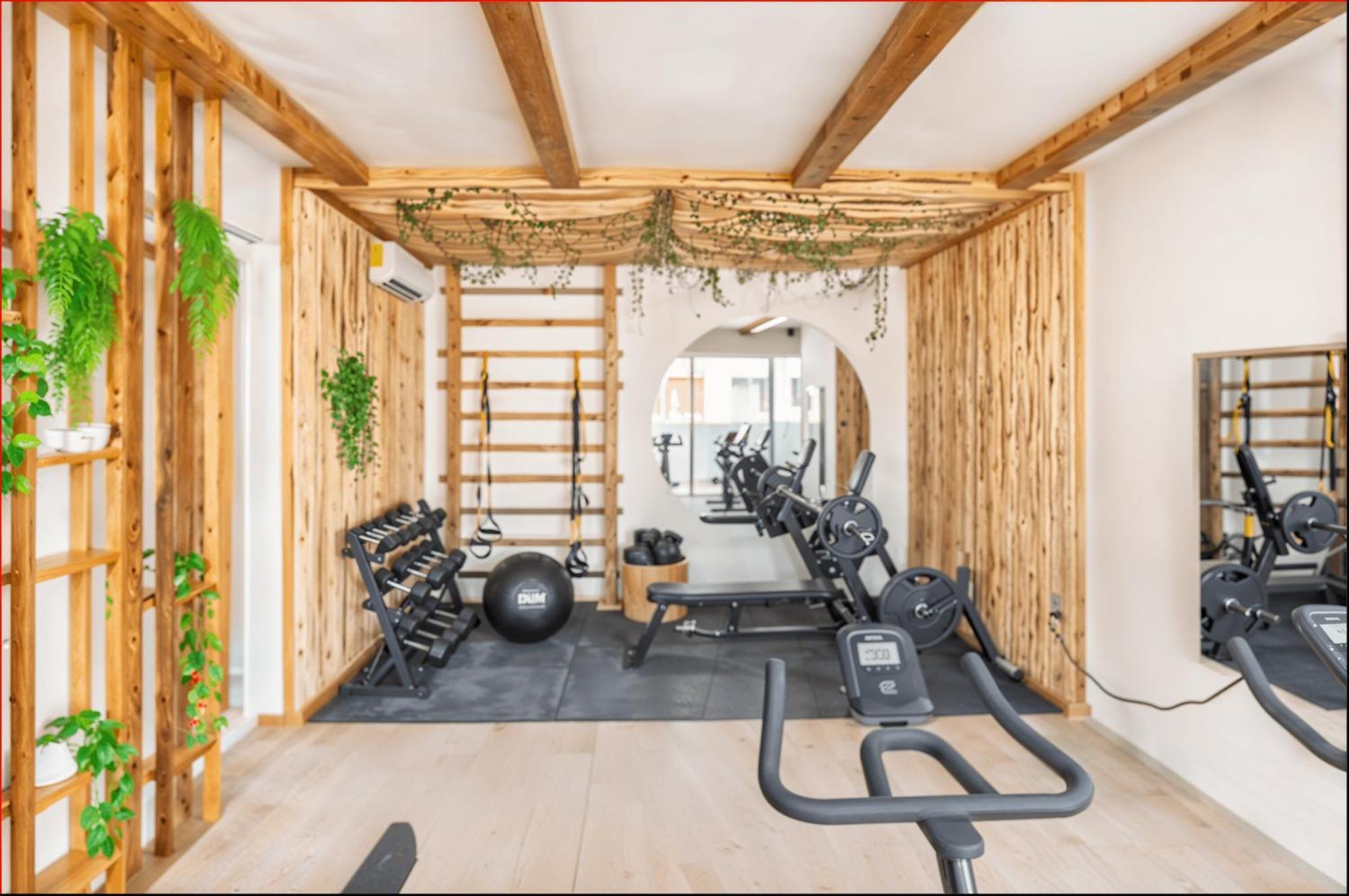 Jungle Chic - Luxury Stylish Loft W Private Hot Tub And Infinity Pool Apartment